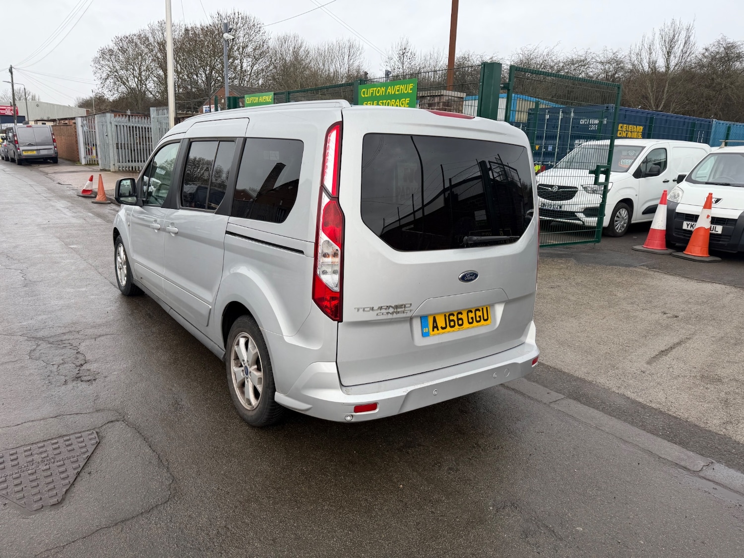 Used Ford Grand Tourneo Connect 2016 for sale - 77189502: Photo 5