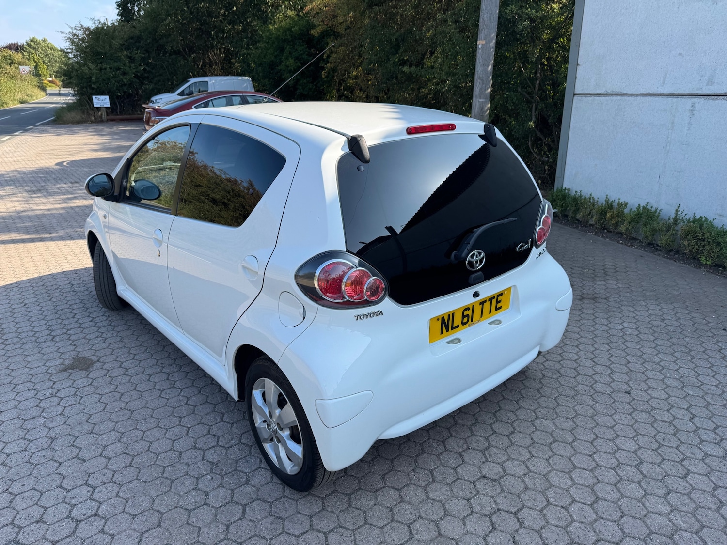 Used Toyota AYGO 2011 for sale - 76401867: Photo 3