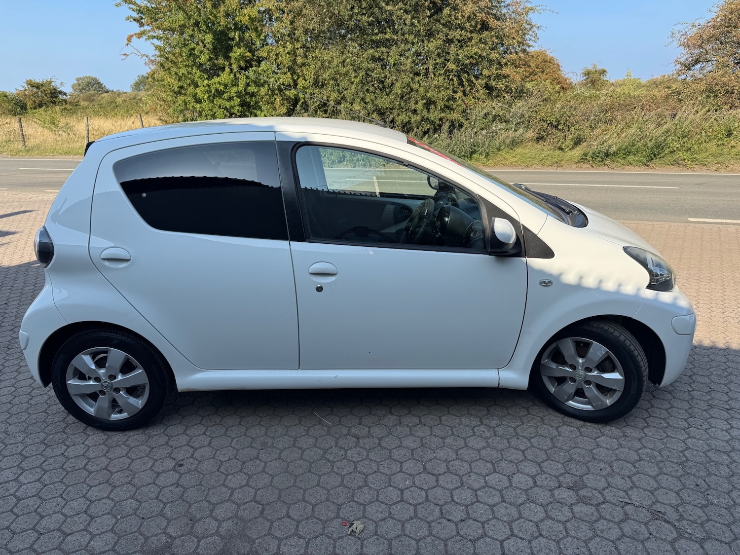 Used Toyota AYGO 2011 for sale - 76401867: Photo 5