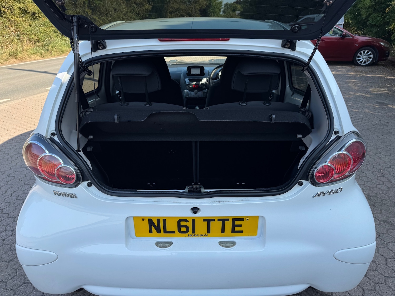 Used Toyota AYGO 2011 for sale - 76401867: Photo 9