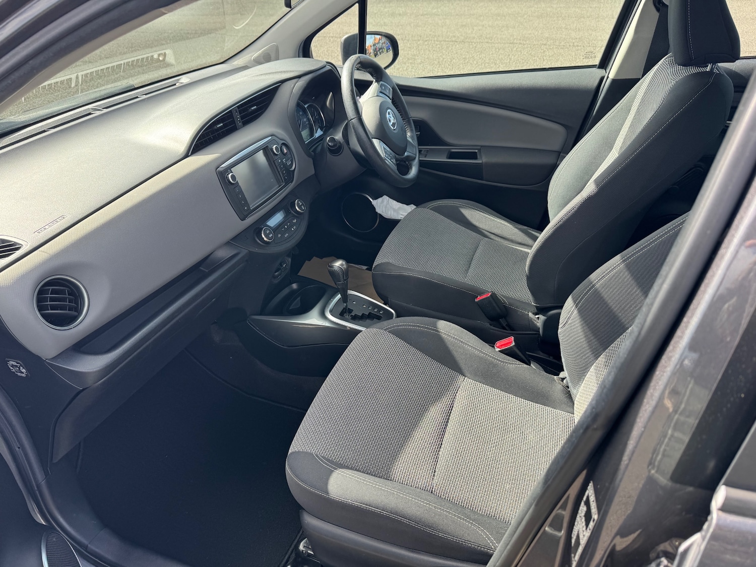 Used Toyota Yaris 2015 for sale - 78067030: Photo 11