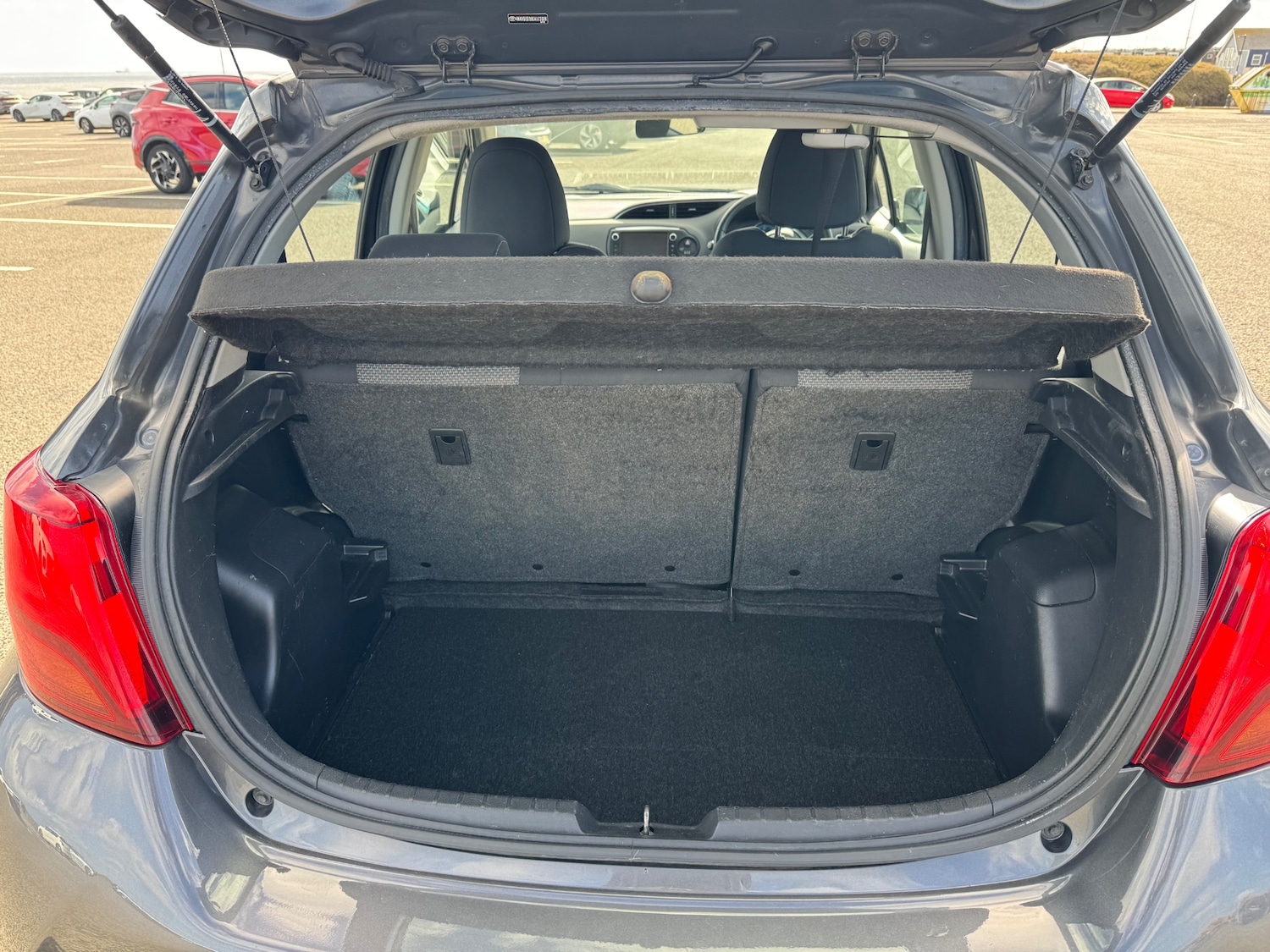 Used Toyota Yaris 2015 for sale - 78067030: Photo 9