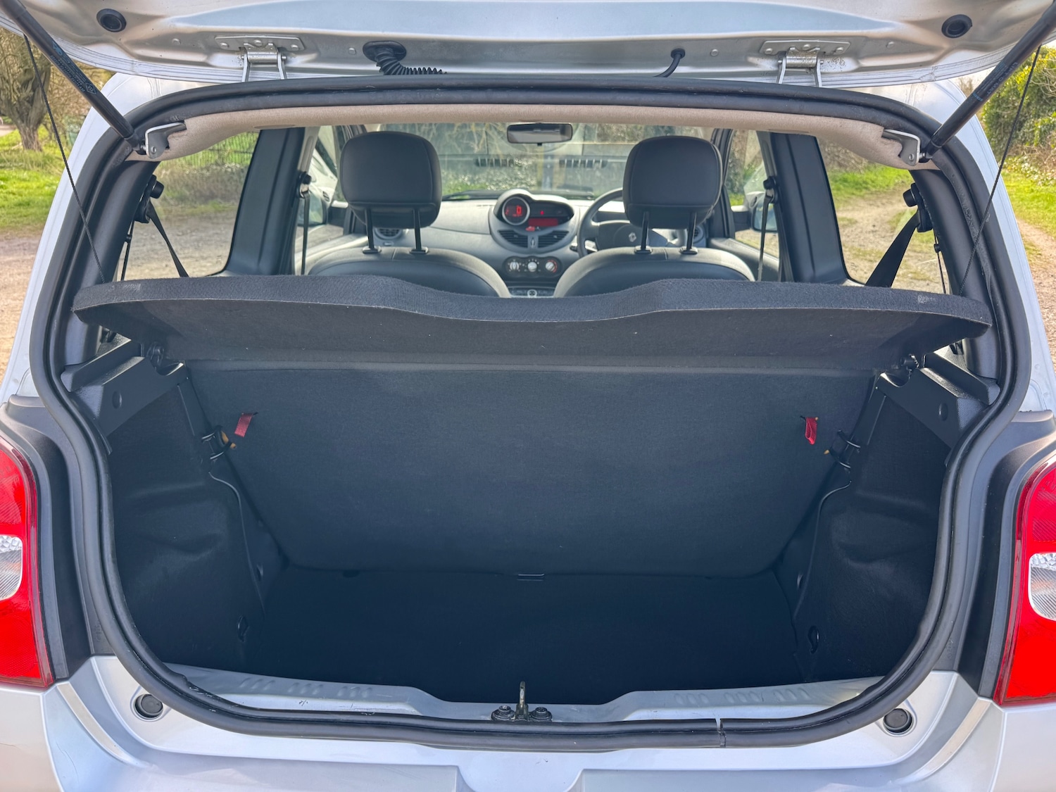 Used Renault Twingo 2011 for sale - 77152384: Photo 9