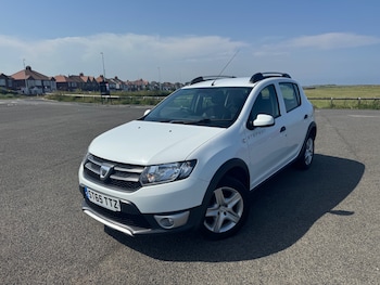 Used Dacia Sandero Stepway 2015 for sale - 79367647: Photo