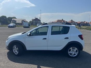 Used Dacia Sandero Stepway 2015 for sale - 79367647: Photo