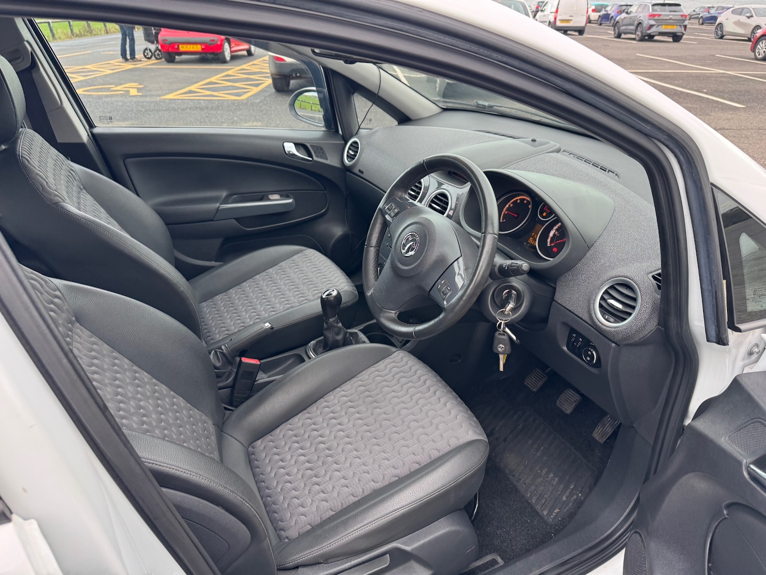 Used Vauxhall Corsa 2012 for sale - 76555348: Photo 7