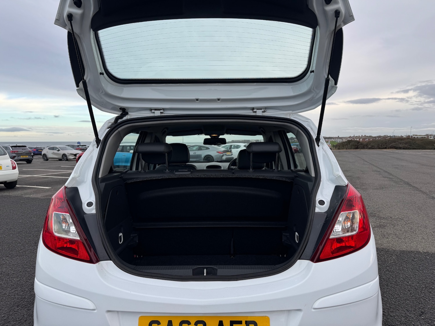 Used Vauxhall Corsa 2012 for sale - 76555348: Photo 9