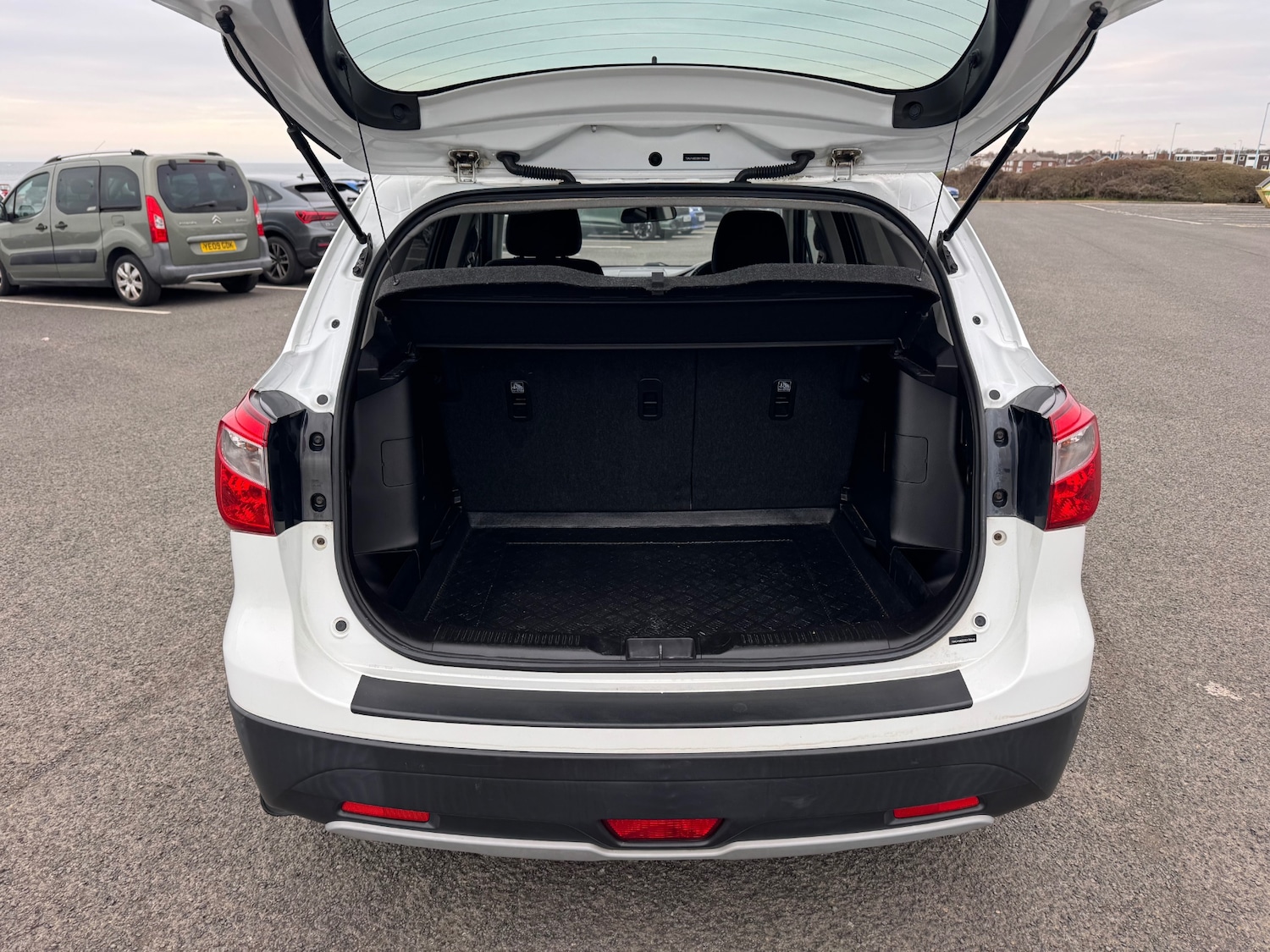 Used Suzuki SX4 S-Cross 2014 for sale - 77984940: Photo 9