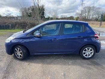 Used Peugeot 208 2013 for sale - 77877385: Photo