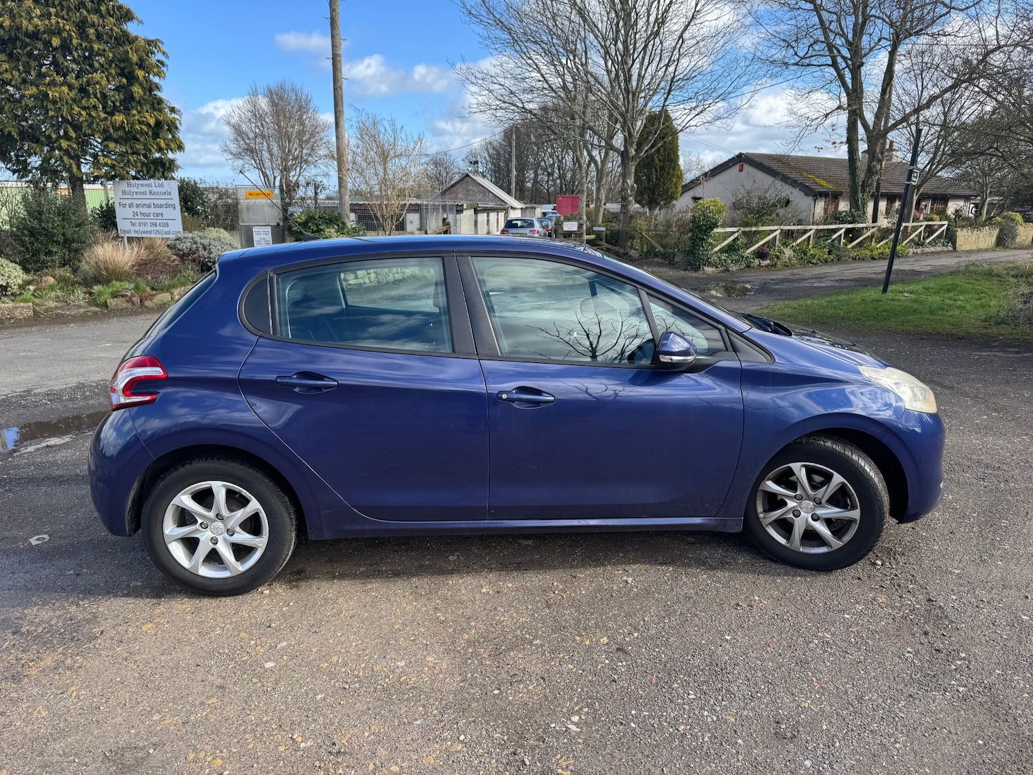 Used Peugeot 208 2013 for sale - 77877385: Photo 5