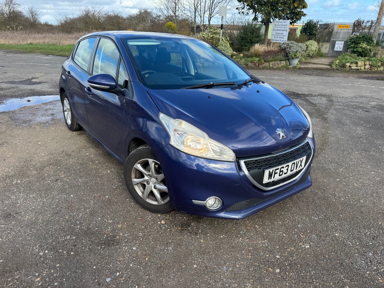 Used Peugeot 208 2013 for sale - 77877385: Photo 6
