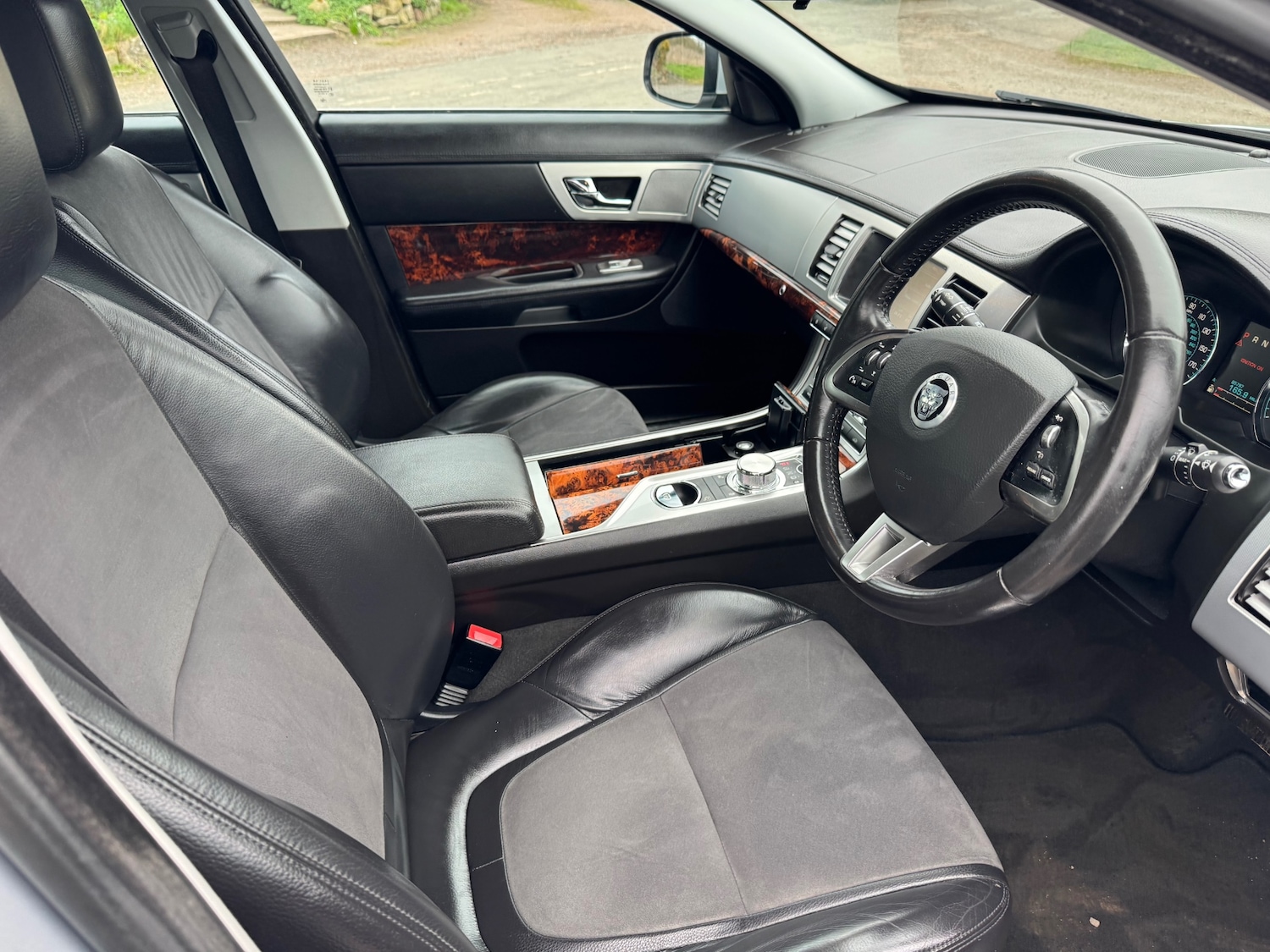 Used Jaguar XF 2012 for sale - 77998459: Photo 7