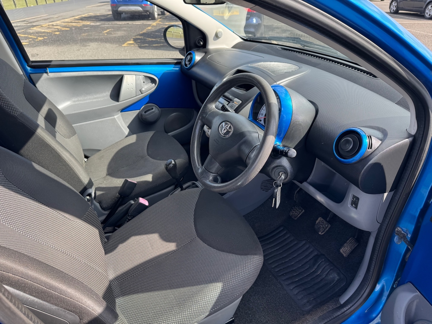 Used Toyota AYGO 2009 for sale - 76401873: Photo 8