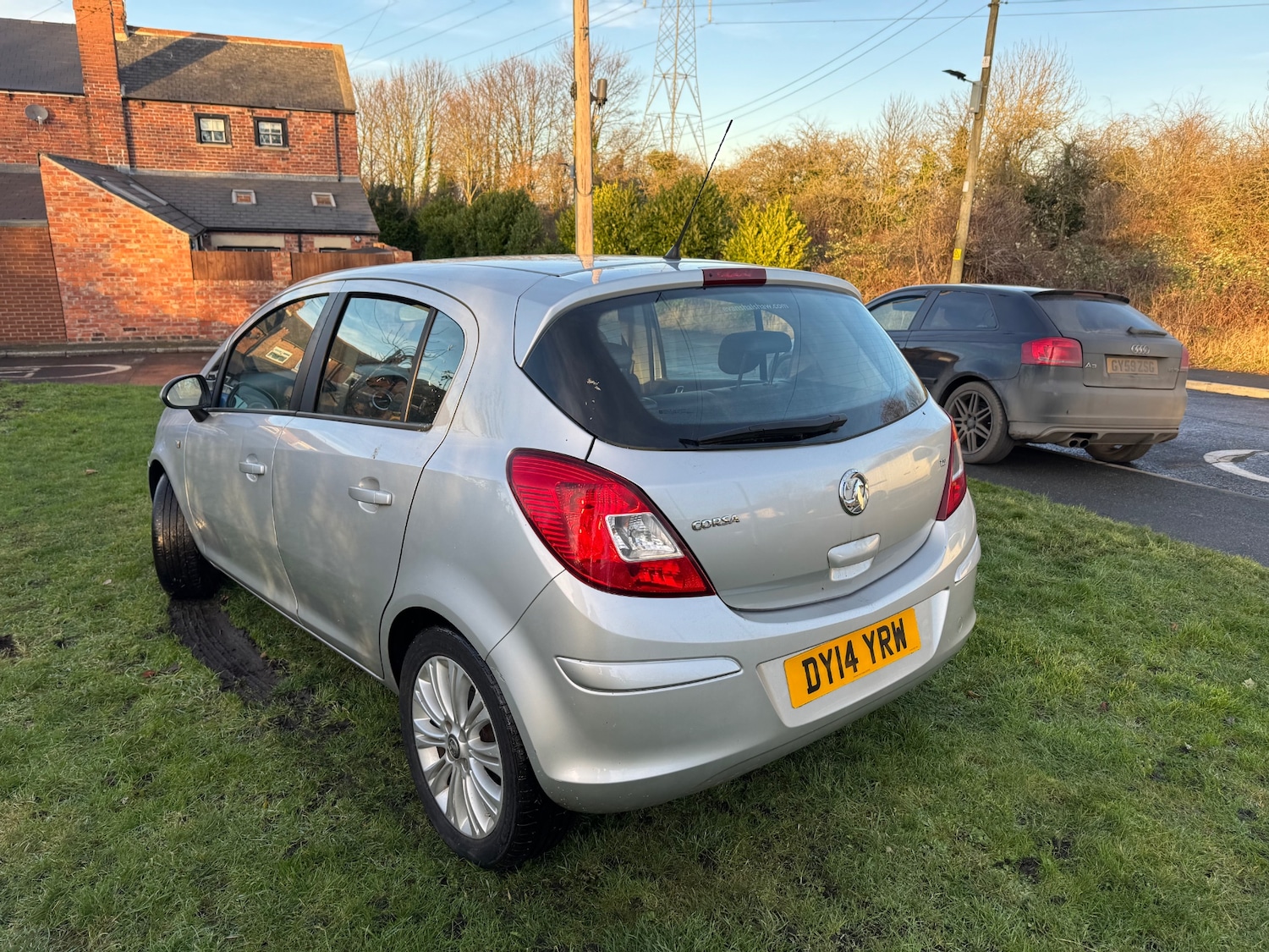 Used Vauxhall Corsa 2014 for sale - 76401832: Photo 3