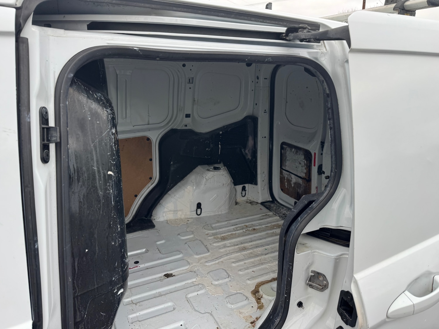 Used Ford Transit Courier 2015 for sale - 77069850: Photo 9