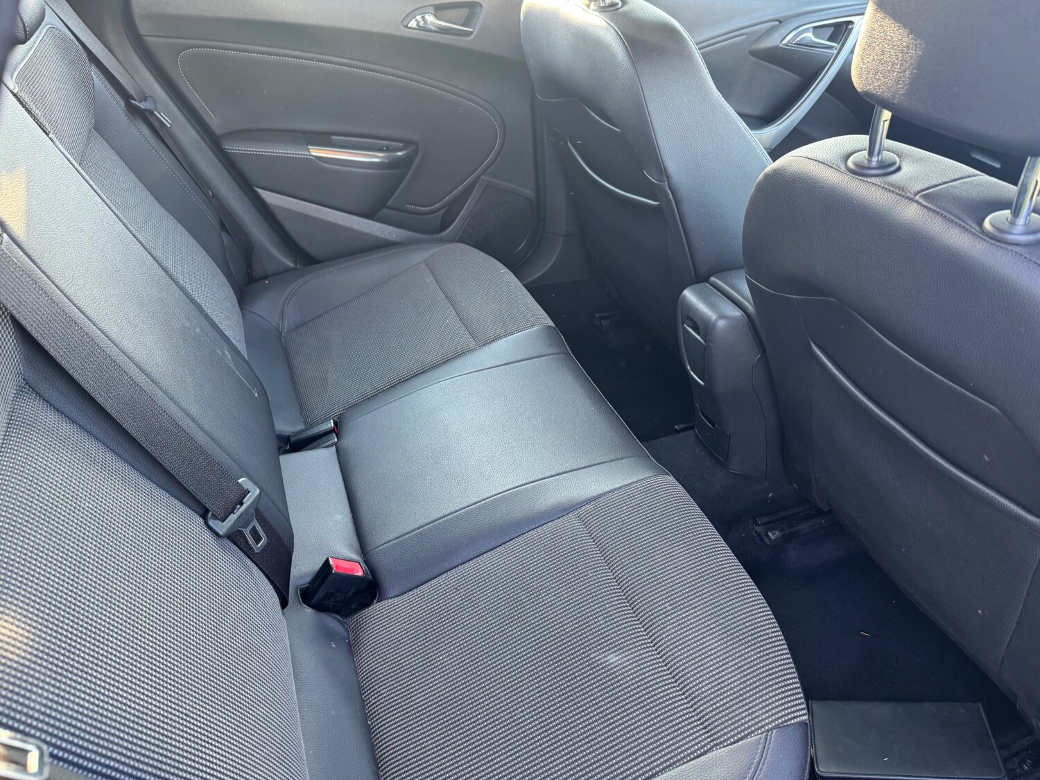 Used Vauxhall Astra 2012 for sale - 77758725: Photo 8