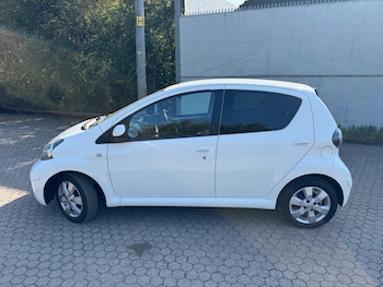 Used Toyota AYGO 2011 for sale - 77453688: Photo