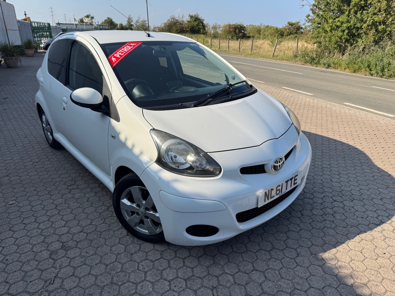 Used Toyota AYGO 2011 for sale - 77453688: Photo 6
