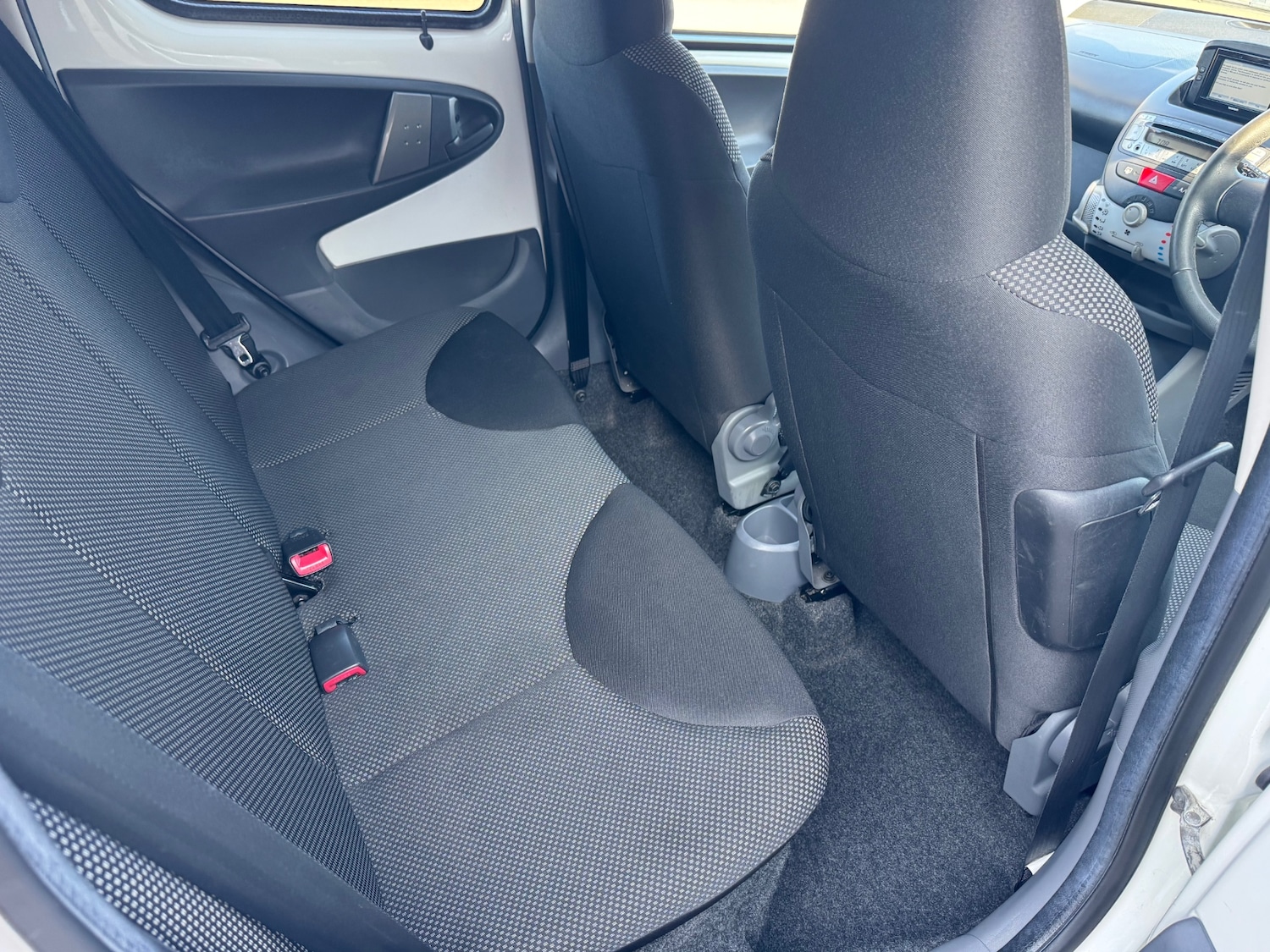 Used Toyota AYGO 2011 for sale - 77453688: Photo 8