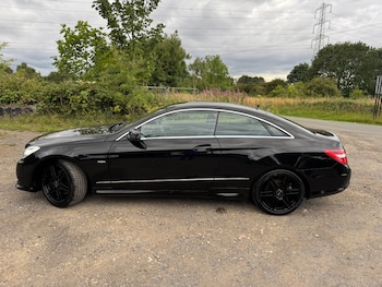 Used Mercedes-Benz E Class 2010 for sale - 76401830: Photo