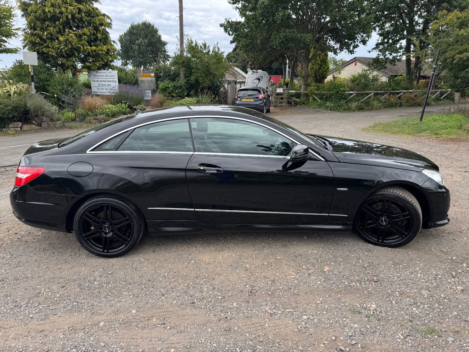 Used Mercedes-Benz E Class 2010 for sale - 76401830: Photo 5