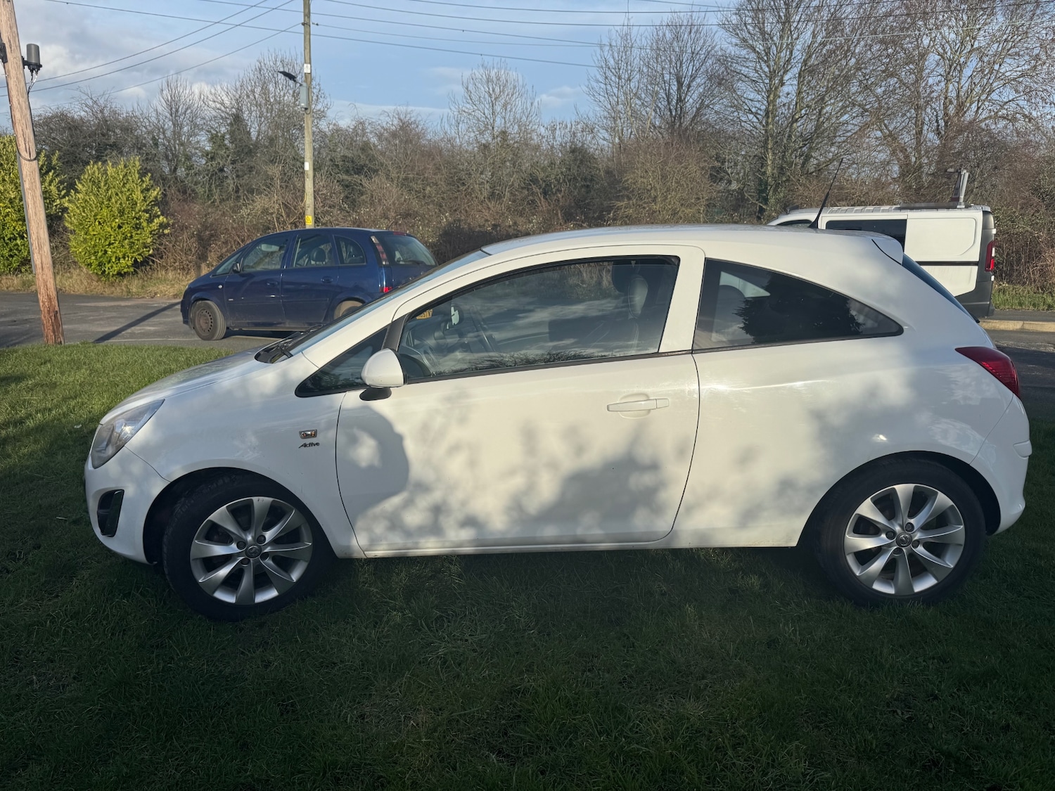 Used Vauxhall Corsa 2012 for sale - 77622230: Photo 2