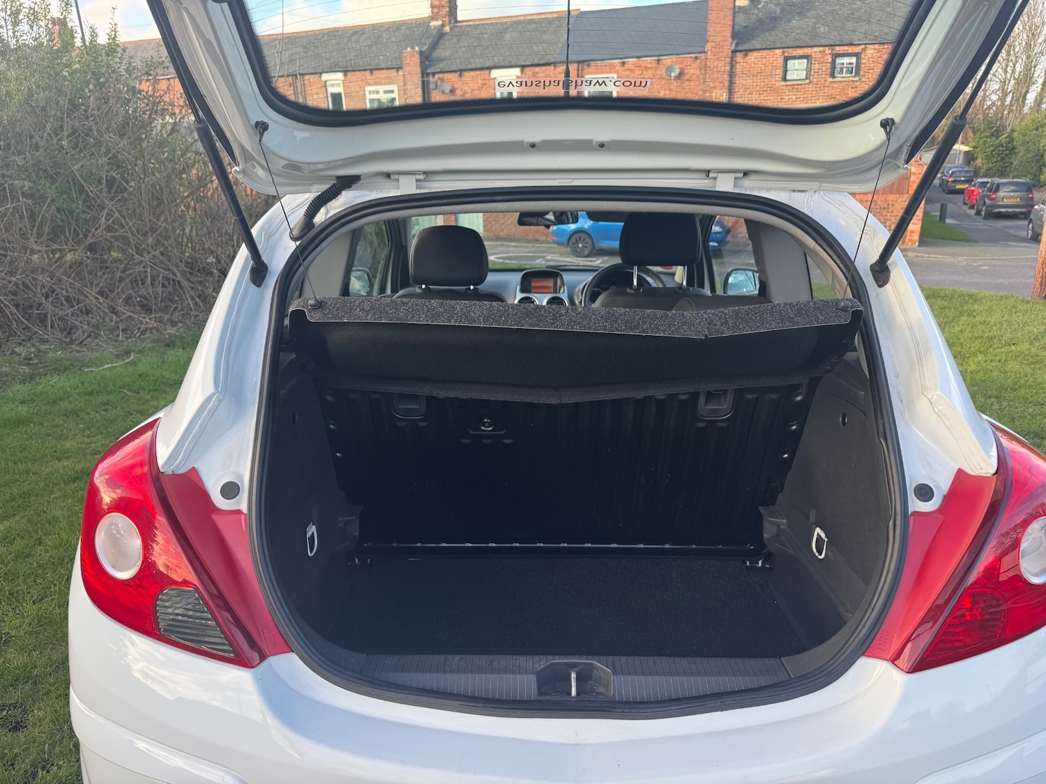 Used Vauxhall Corsa 2012 for sale - 77622230: Photo 9