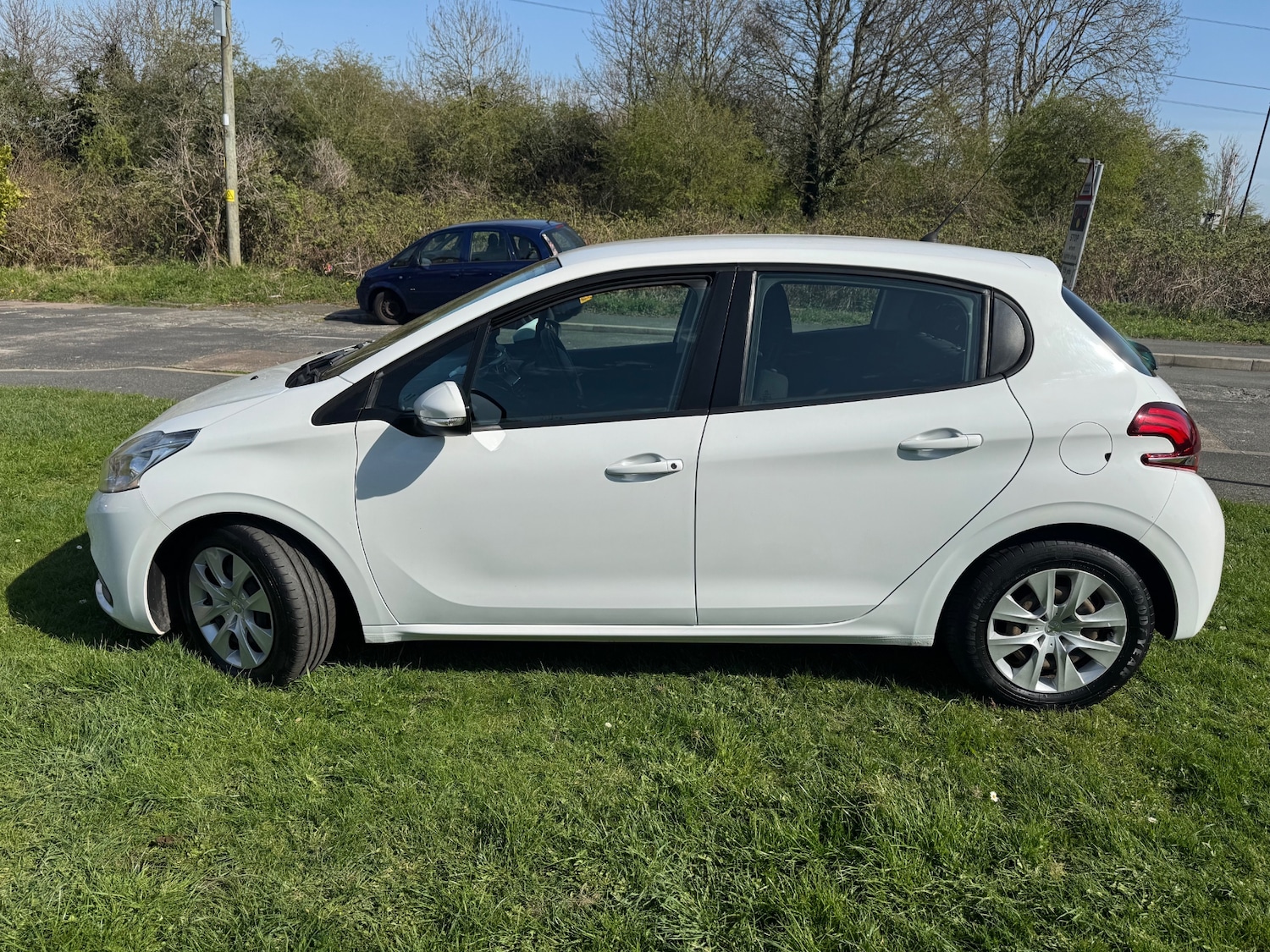 Used Peugeot 208 2016 for sale - 78163550: Photo 2