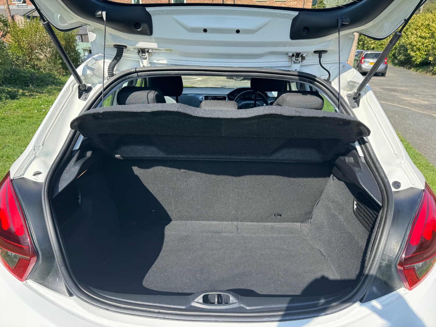 Used Peugeot 208 2016 for sale - 78163550: Photo 9