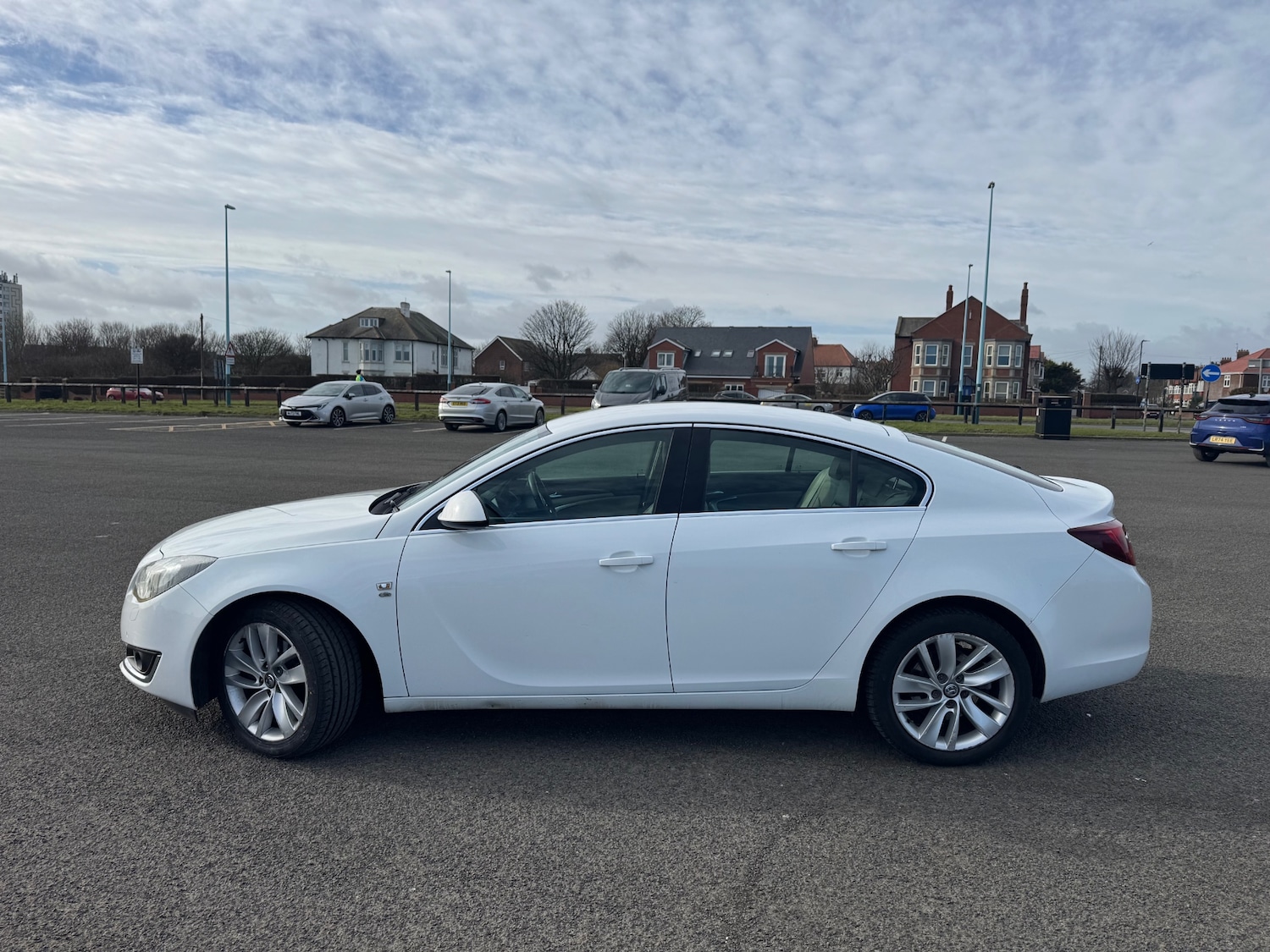Used Vauxhall Insignia 2014 for sale - 77650325: Photo 2
