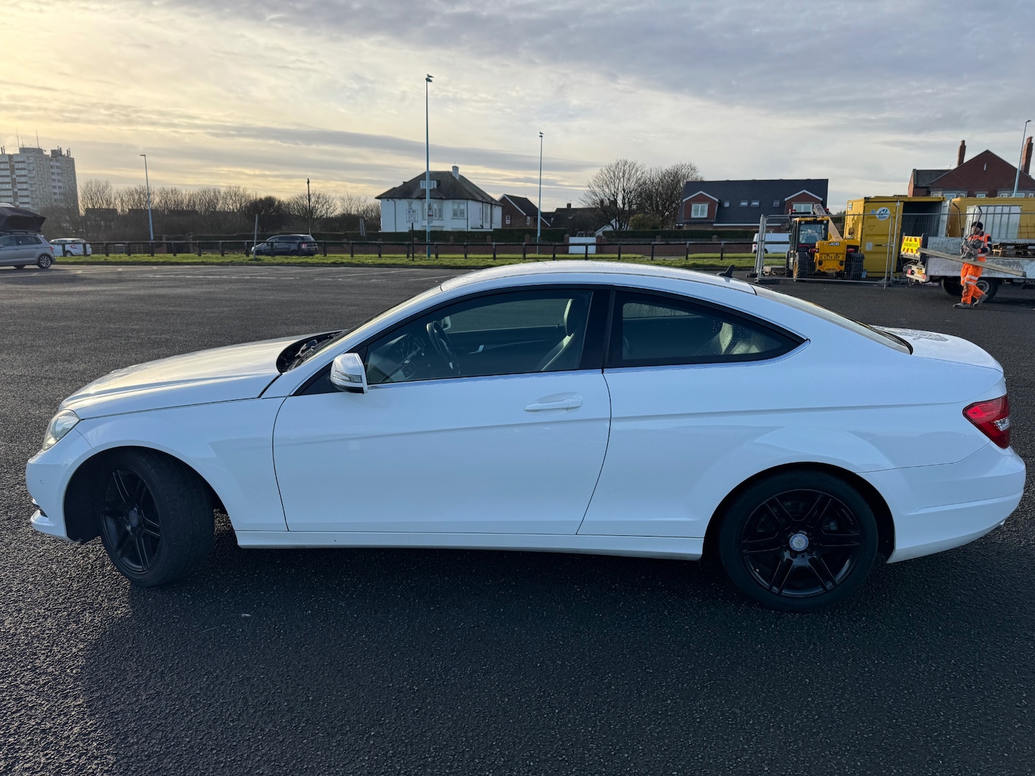 Used Mercedes-Benz C Class 2014 for sale - 76905493: Photo 2