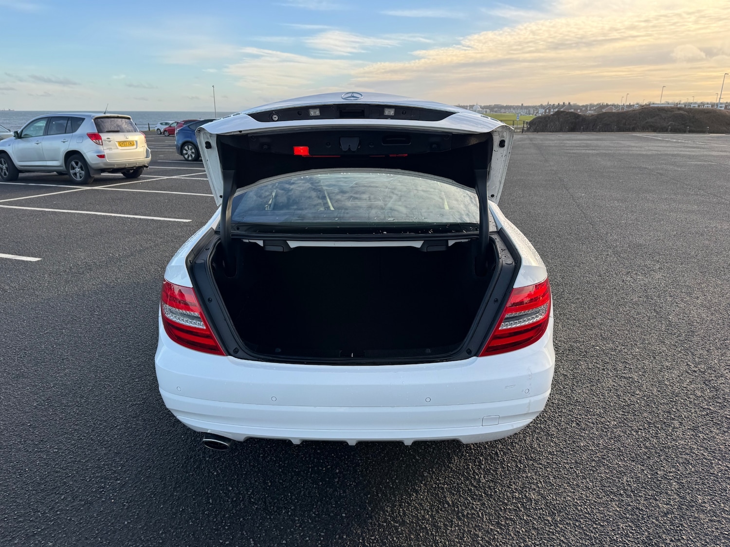 Used Mercedes-Benz C Class 2014 for sale - 76905493: Photo 9