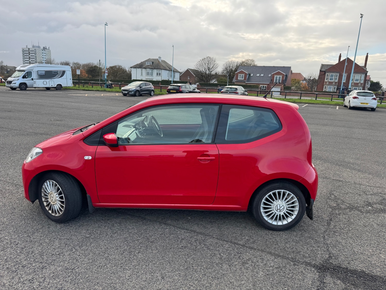 Used Volkswagen up! 2016 for sale - 76507863: Photo 2
