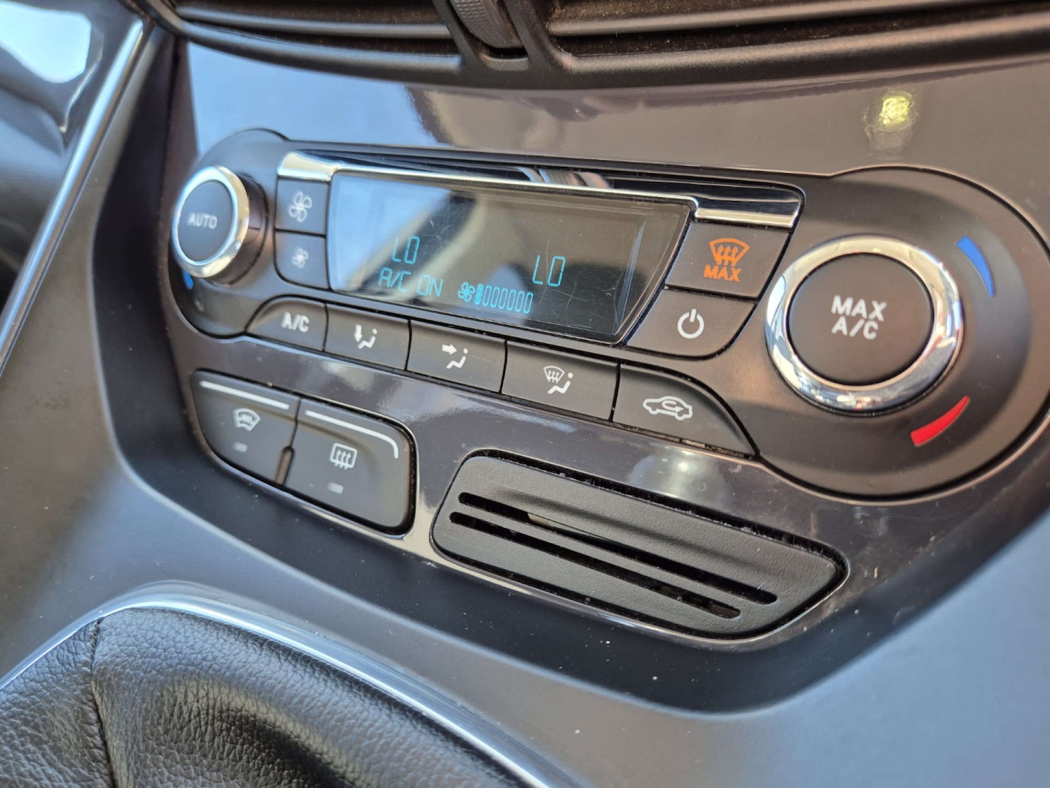 Used Ford Kuga 2014 for sale - 76602045: Photo 24