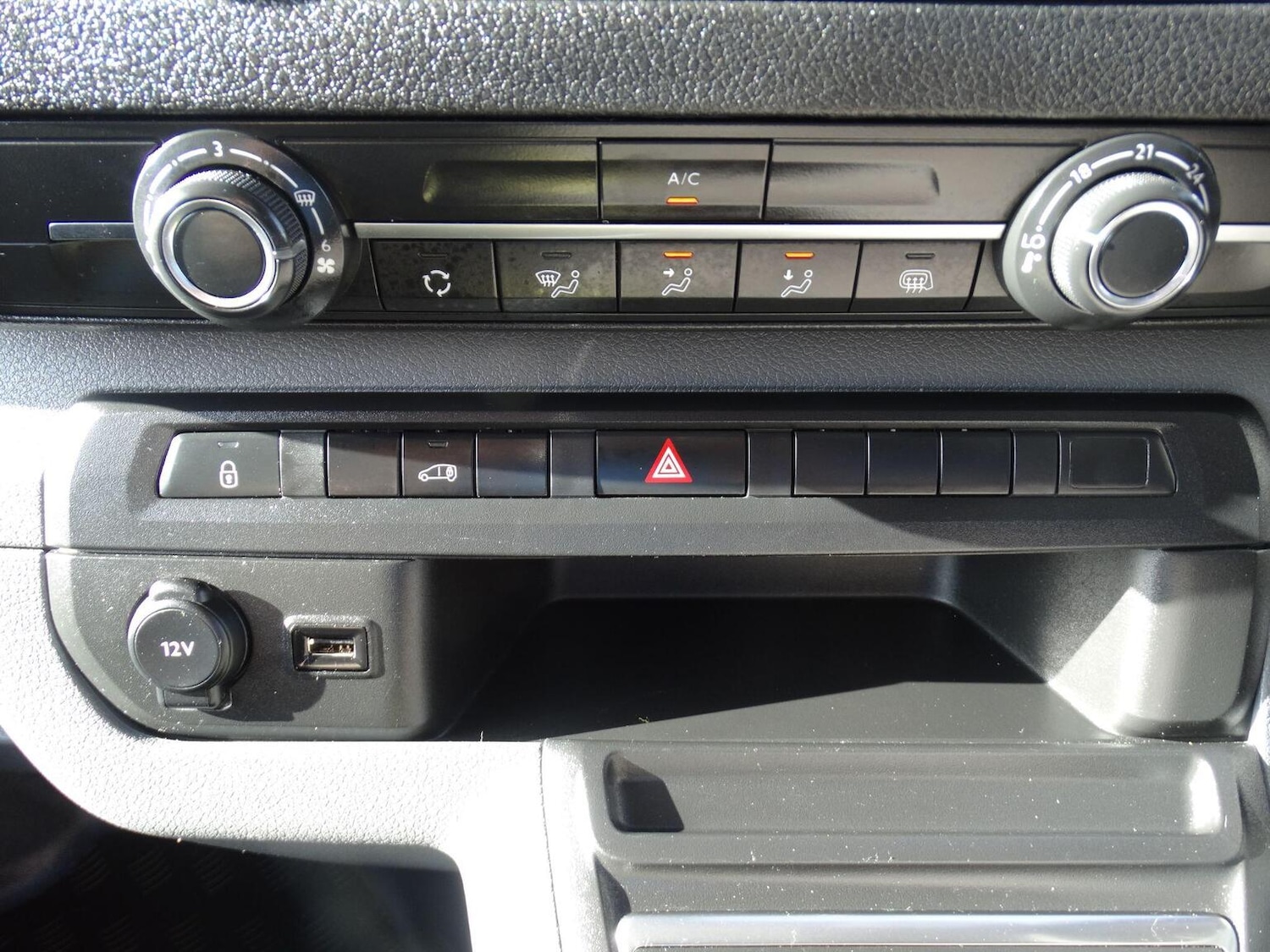 Used Vauxhall Vivaro 2022 for sale - 77656341: Photo 20