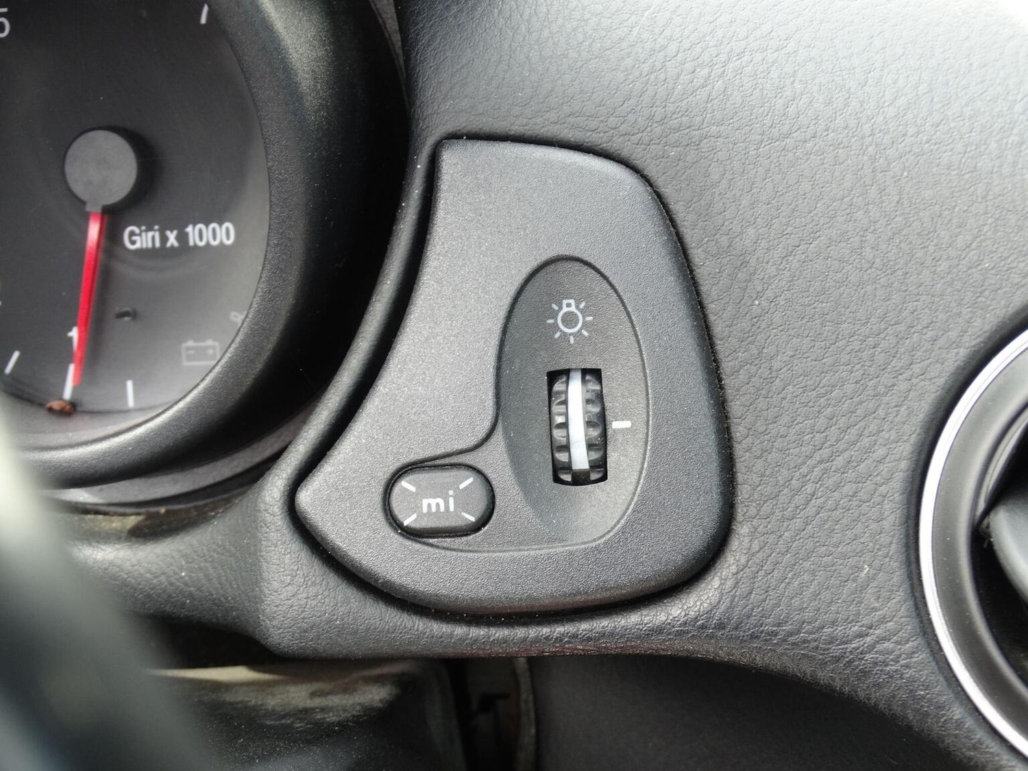 Used Alfa Romeo Spider 2004 for sale - 77836911: Photo 17