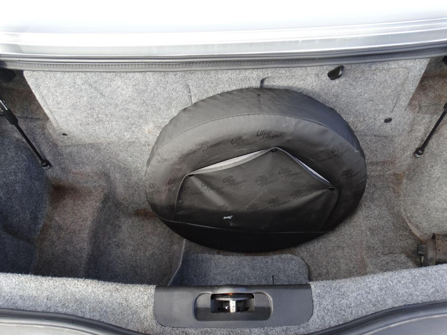 Used Alfa Romeo Spider 2004 for sale - 77836911: Photo 20