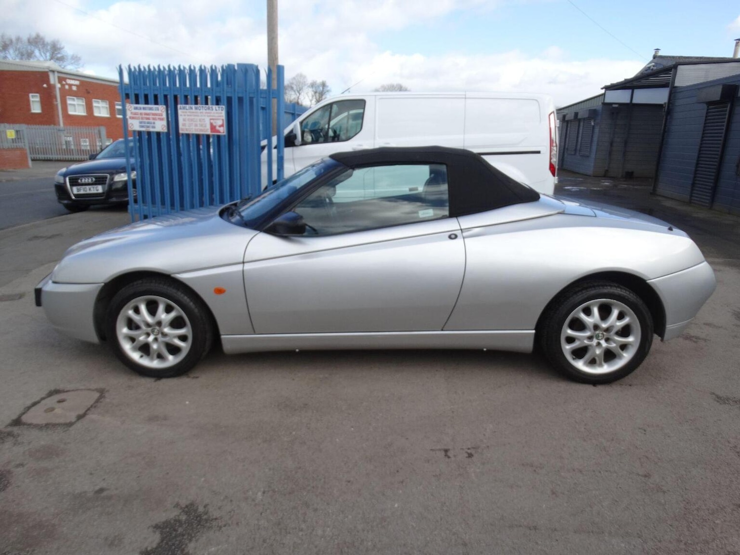 Used Alfa Romeo Spider 2004 for sale - 77836911: Photo 5