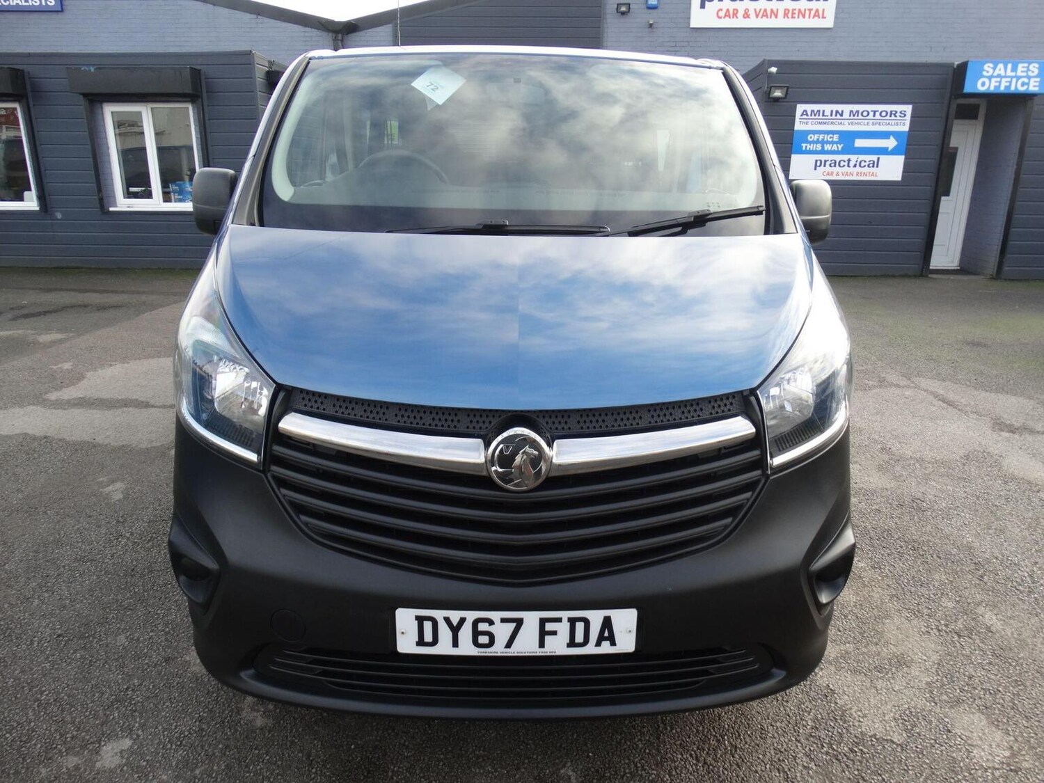 Used Vauxhall Vivaro 2017 for sale - 77350127: Photo 2