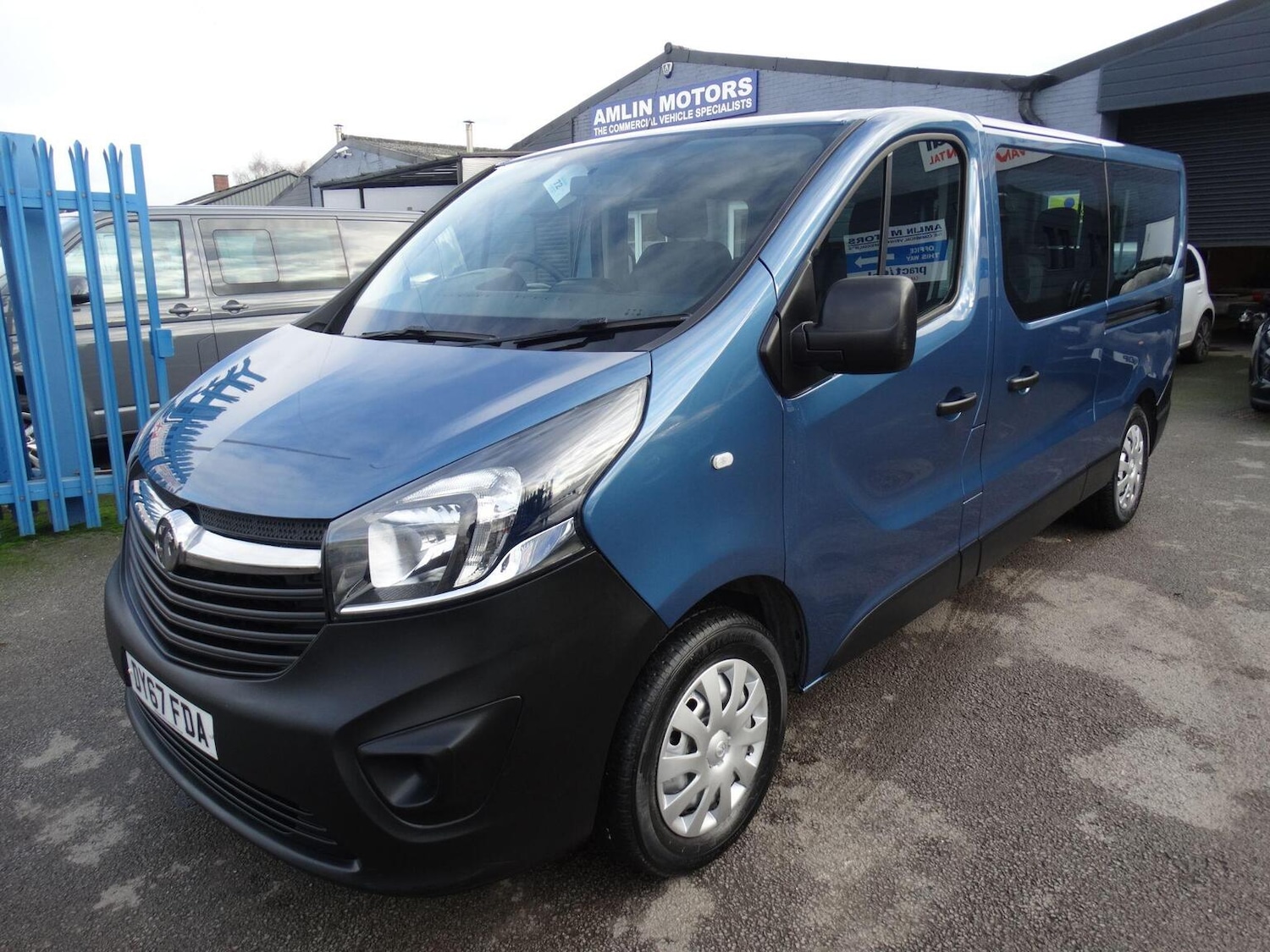 Used Vauxhall Vivaro 2017 for sale - 76649586: Photo 1