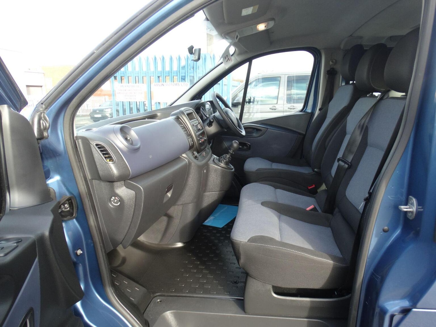 Used Vauxhall Vivaro 2017 for sale - 76649586: Photo 10