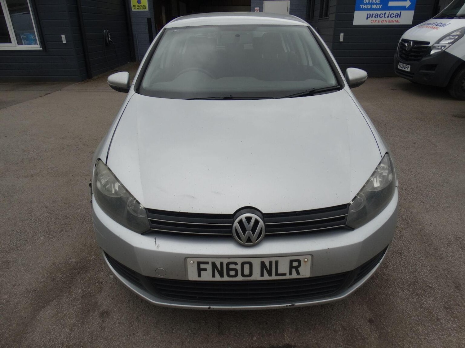 Used Volkswagen Golf 2010 for sale - 78098257: Photo 2