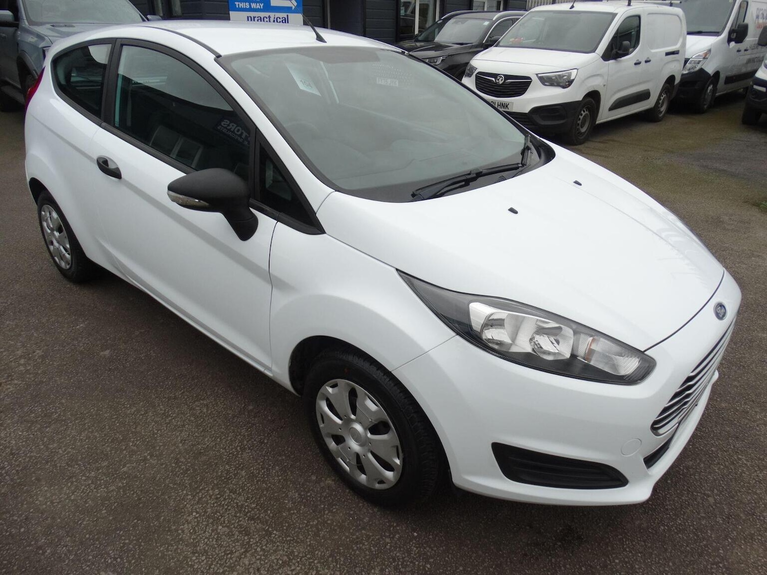 Used Ford Fiesta 2015 for sale - 77851234: Photo 3
