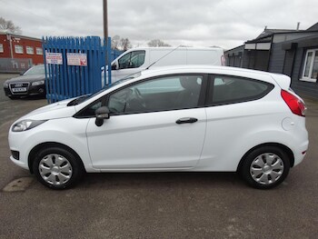 Used Ford Fiesta 2015 for sale - 77851234: Photo
