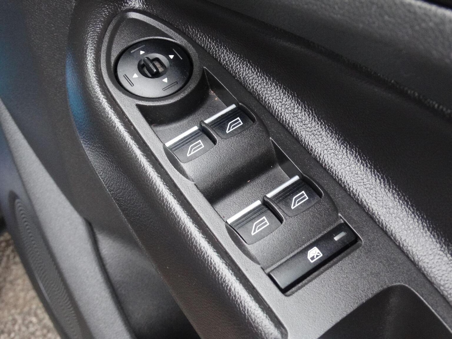 Used Ford Kuga 2015 for sale - 76836955: Photo 30