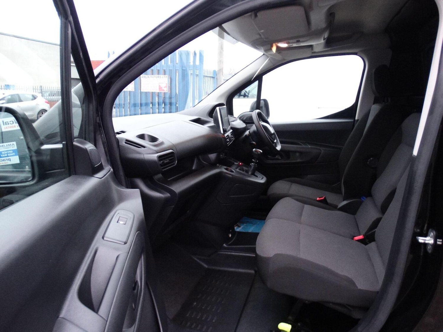 Used Peugeot Partner 2023 for sale - 77033102: Photo 11