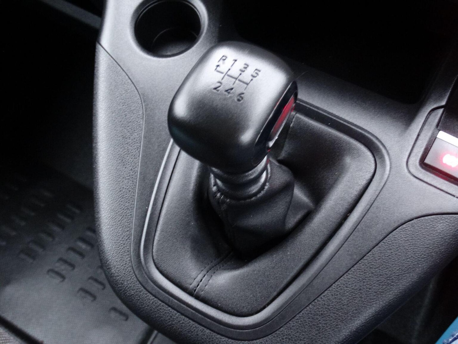 Used Peugeot Partner 2023 for sale - 77033102: Photo 27