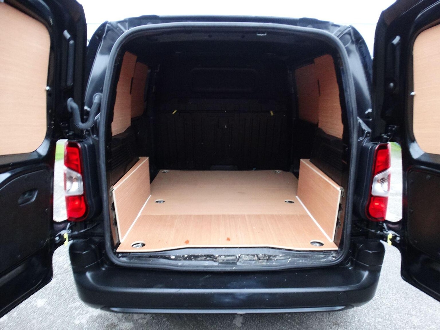 Used Peugeot Partner 2023 for sale - 77033102: Photo 9