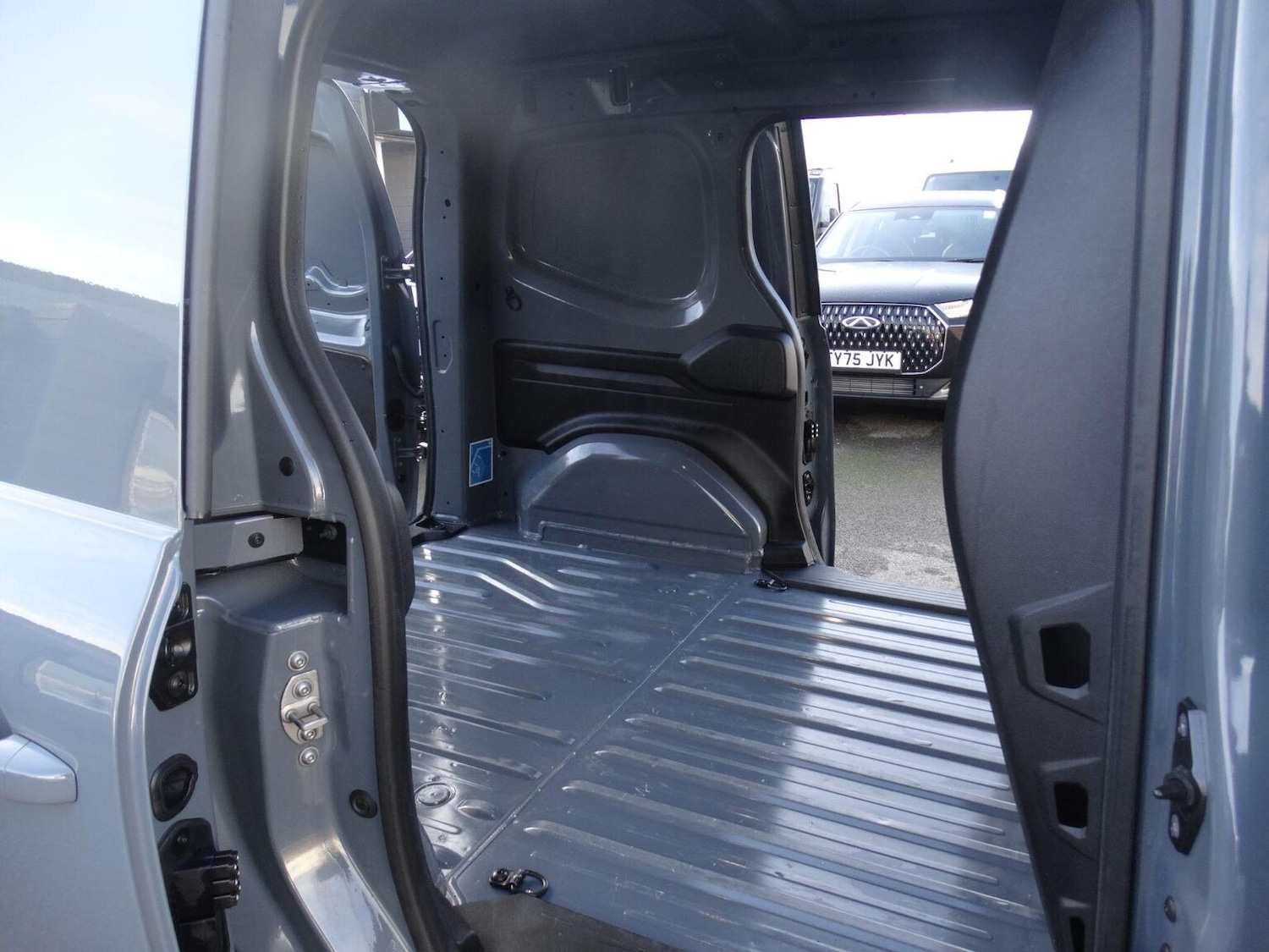 Used Nissan Other 2023 for sale - 77357346: Photo 11