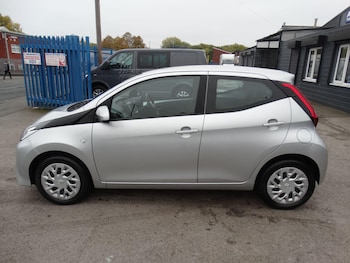 Used Toyota AYGO 2021 for sale - 76199905: Photo